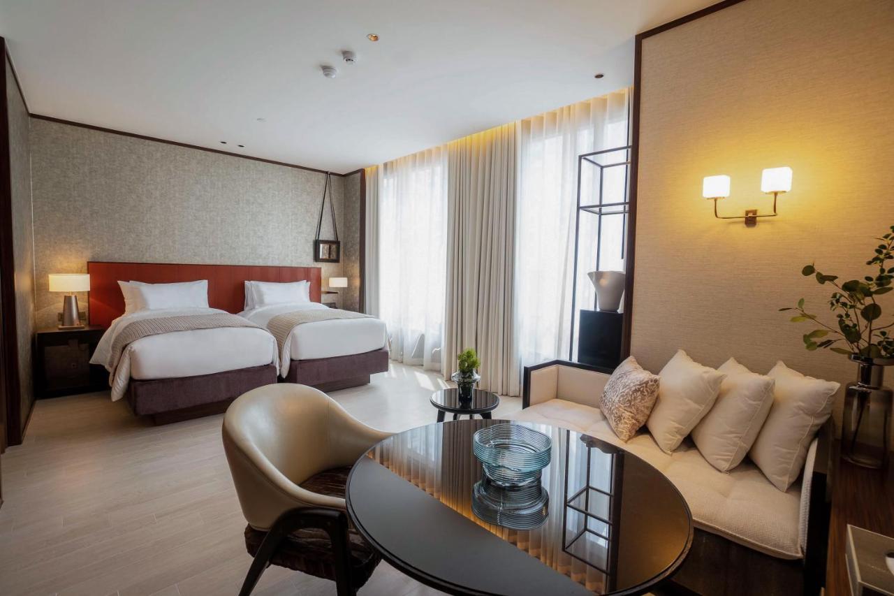 Silq Hotel & Residence, Managed By The Ascott Limited Банкок Екстериор снимка