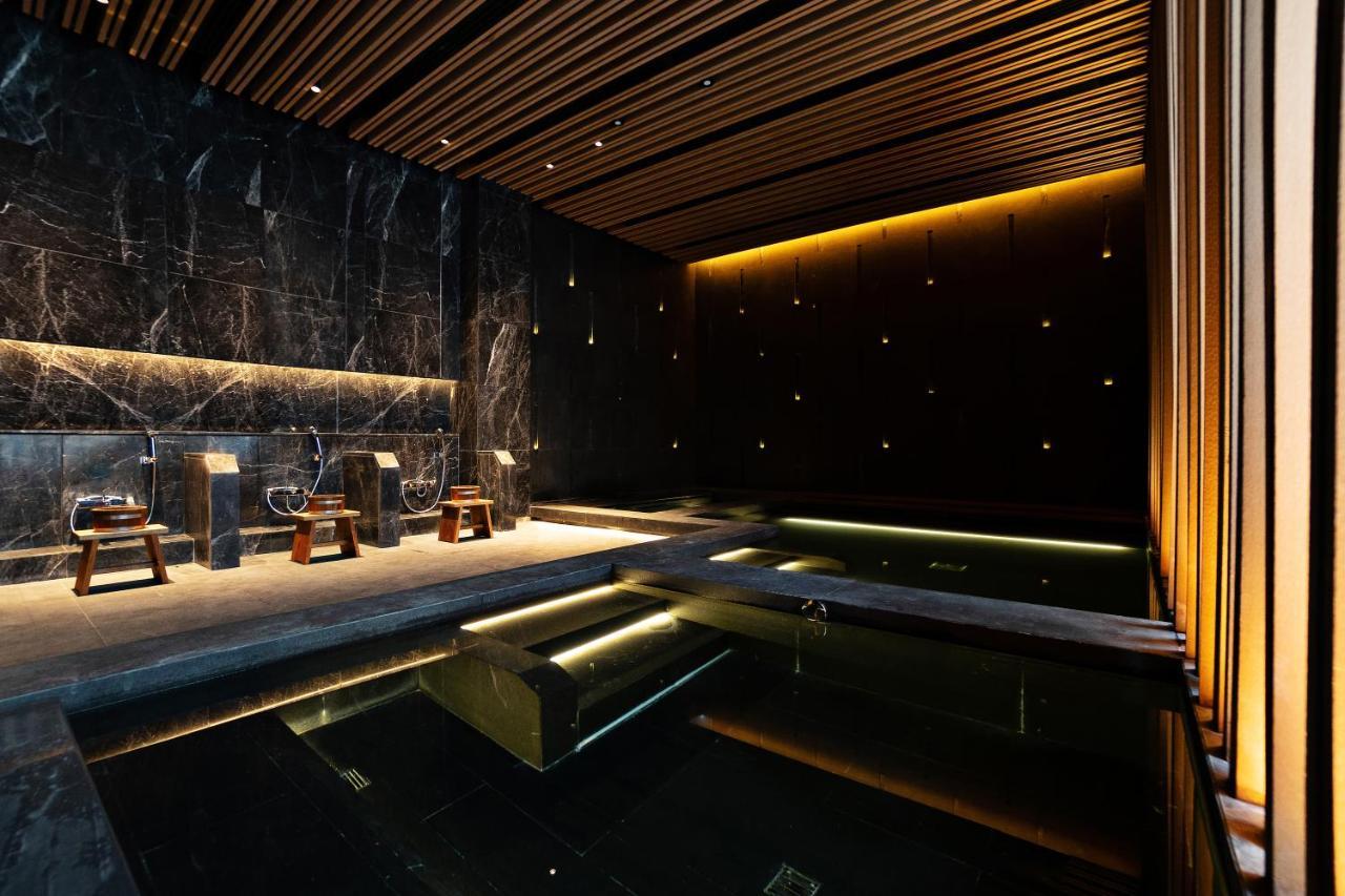 Silq Hotel & Residence, Managed By The Ascott Limited Банкок Екстериор снимка The interior of the museum