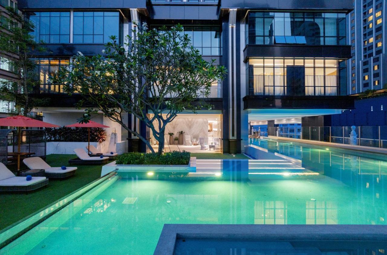 Silq Hotel & Residence, Managed By The Ascott Limited Банкок Екстериор снимка The swimming pool at the hotel