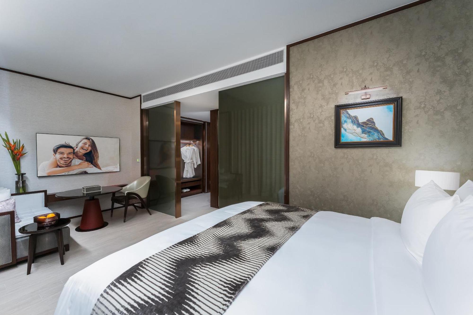 Silq Hotel & Residence, Managed By The Ascott Limited Банкок Стая снимка Deluxe Room