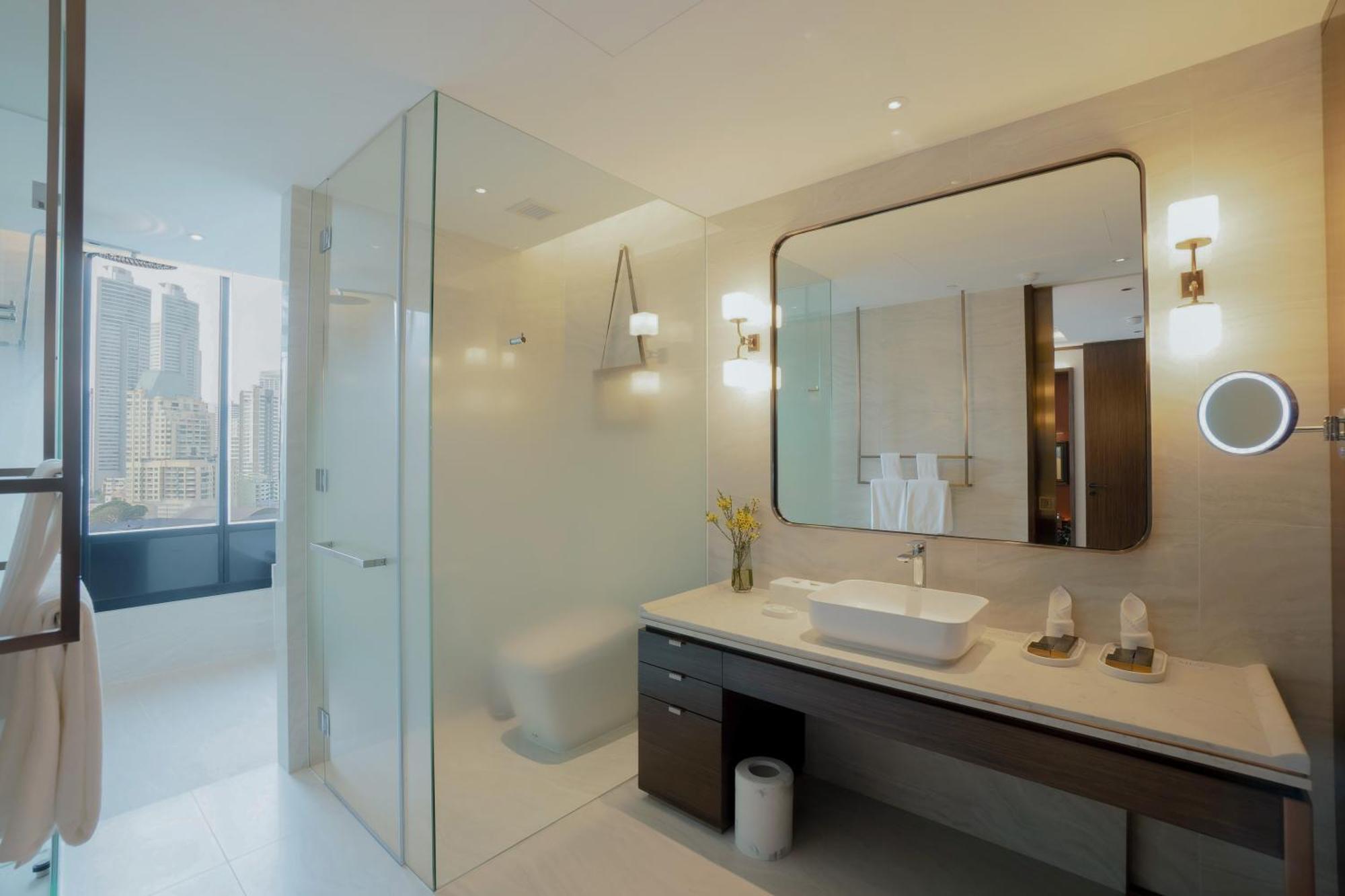 Silq Hotel & Residence, Managed By The Ascott Limited Банкок Стая снимка Bathroom