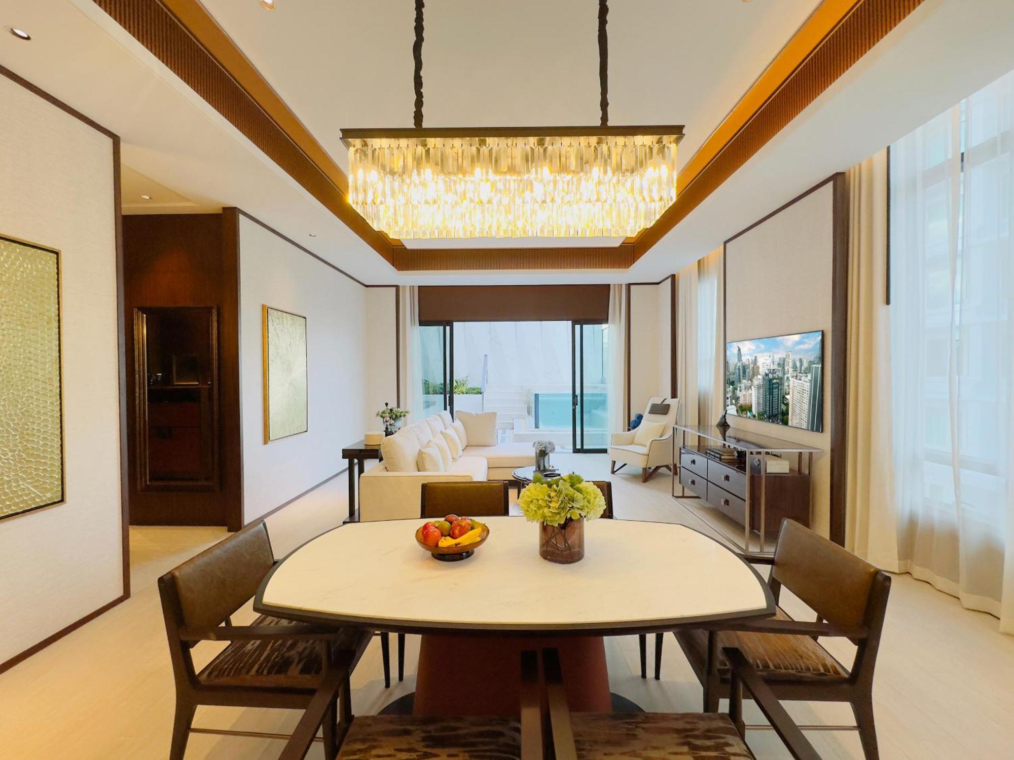Silq Hotel & Residence, Managed By The Ascott Limited Банкок Стая снимка A suite at the Ritz-Carlton, Maldives